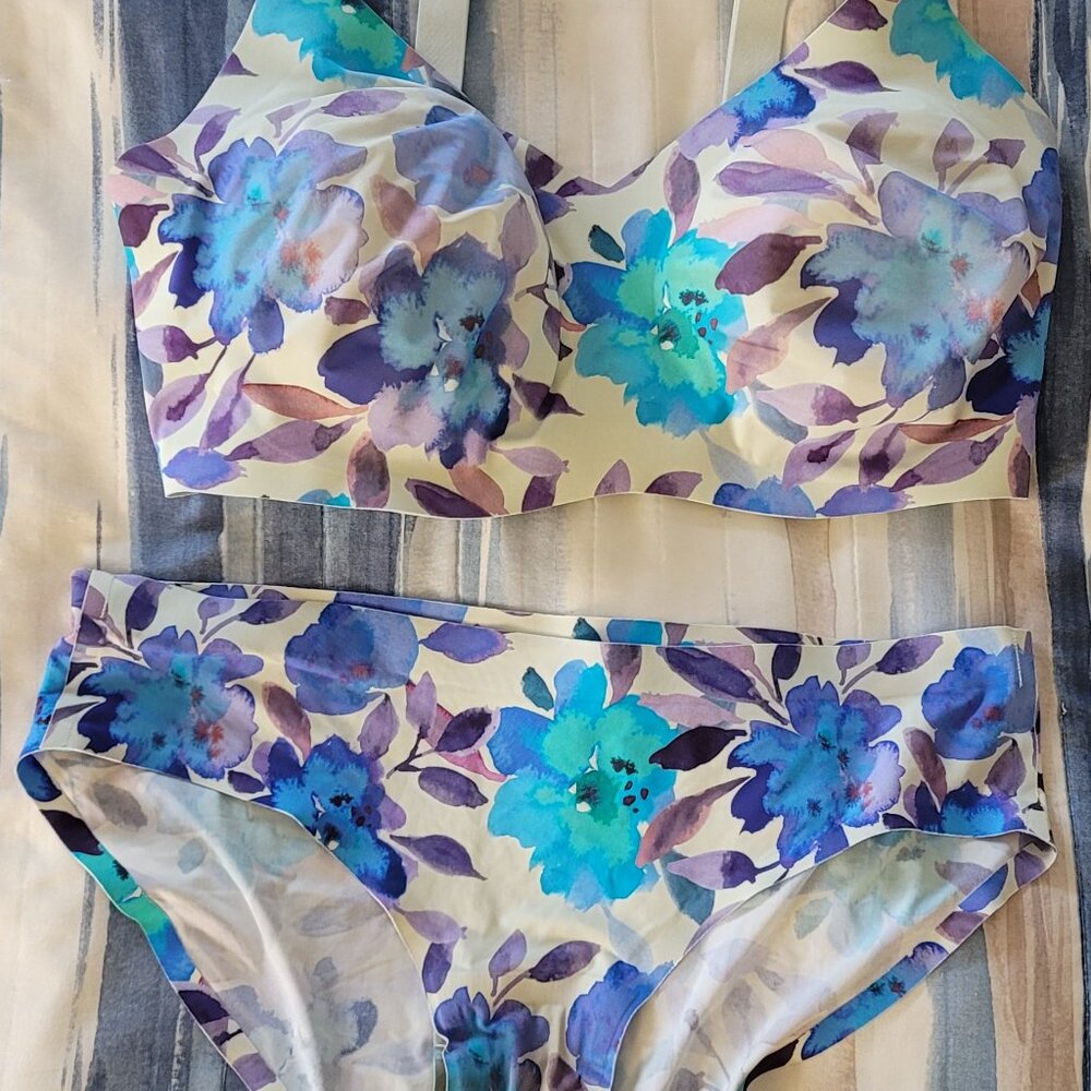 Bras - Picture 2 of 14